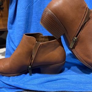 Cognac booties